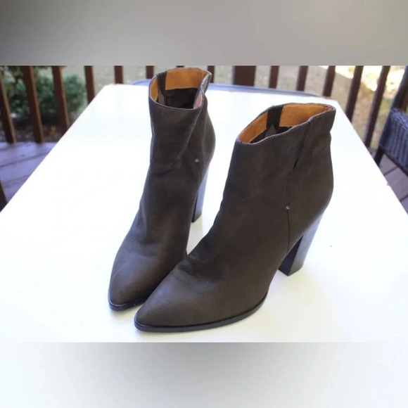 Halogen booties - Picture 8 of 12